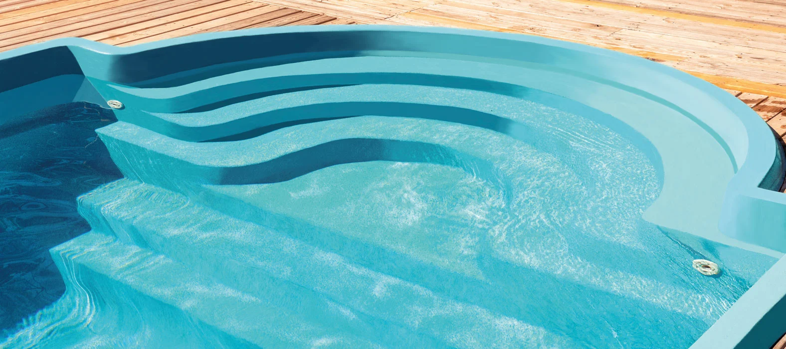 Blauer GFK Pool